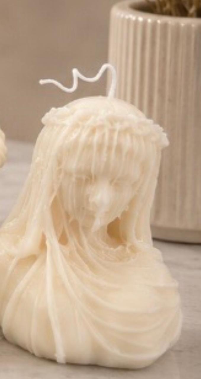 Detalhe do véu esculpido em cera